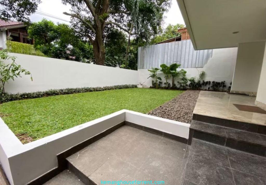 Modern 4BR House in Pondok Indah