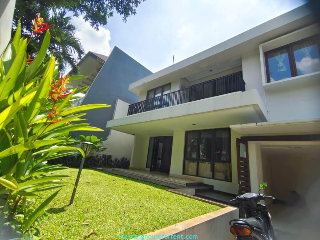 Modern 4BR House in Pondok Indah