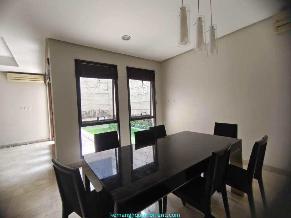 Modern 4BR House in Pondok Indah
