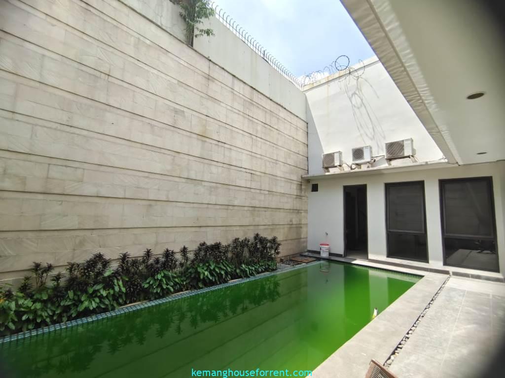 Modern 4BR House in Pondok Indah