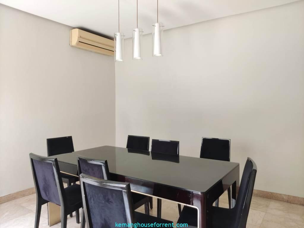Modern 4BR House in Pondok Indah