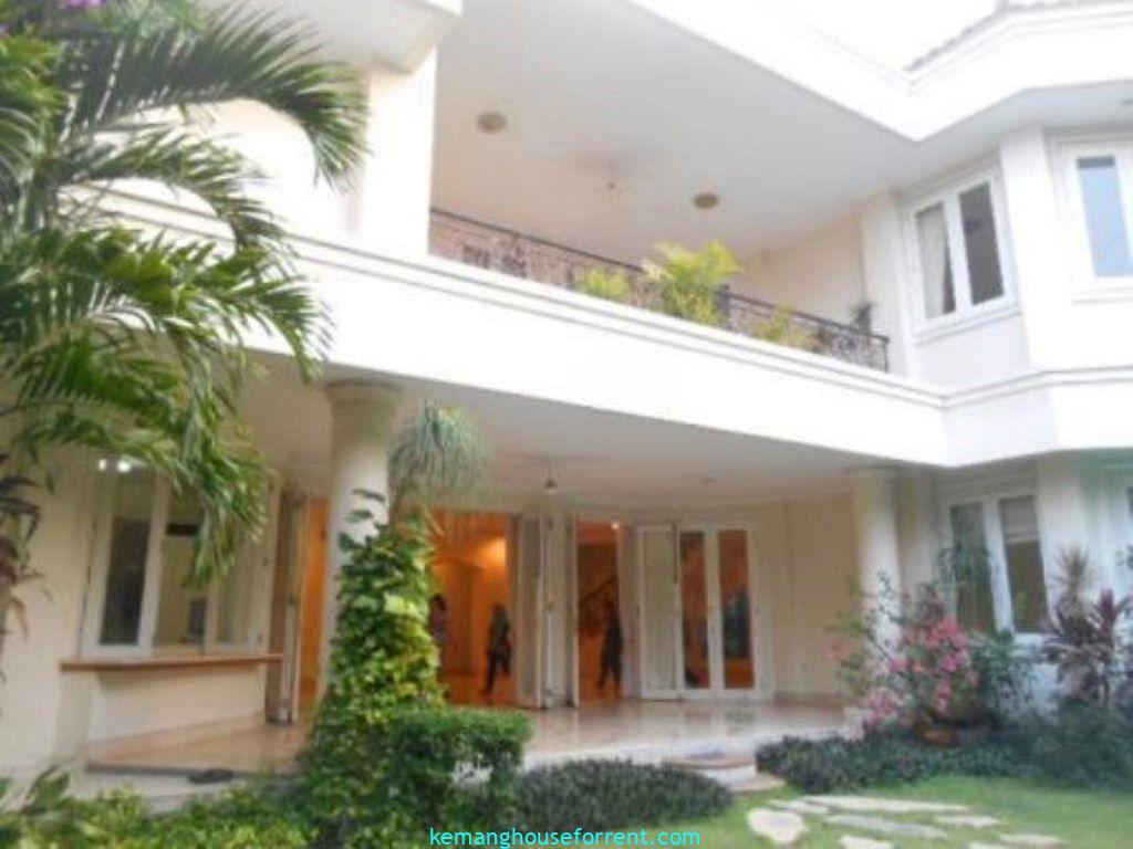 Modern House With Pool in Kemang Dalam