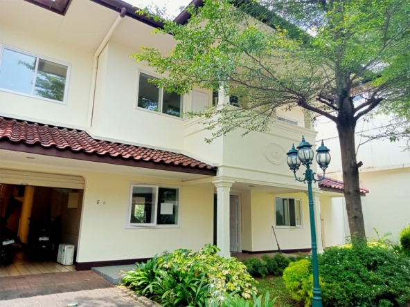 4-BR Home in Pondok Intan Residence