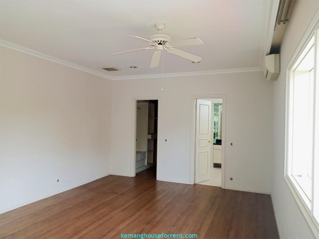 4-BR Home in Pondok Intan Residence
