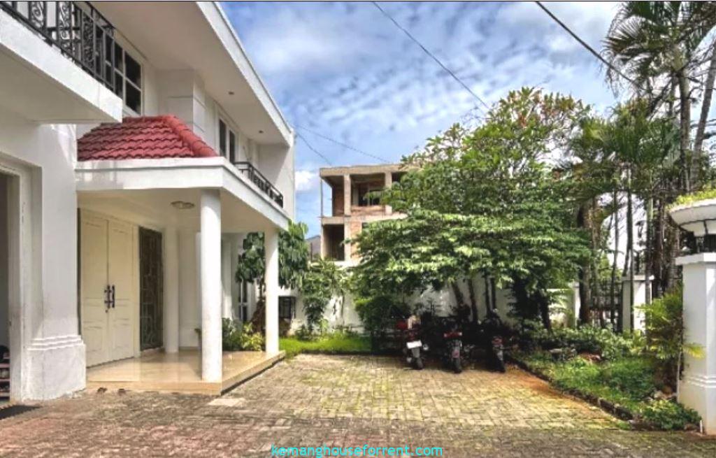 Disewakan Rumah Kantor Strategis di Kemang