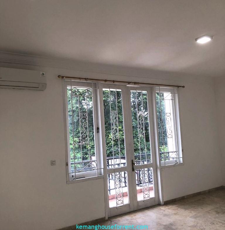 Disewakan Rumah Kantor Strategis di Kemang