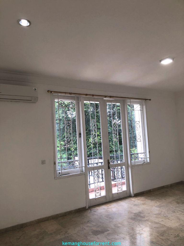 Disewakan Rumah Kantor Strategis di Kemang