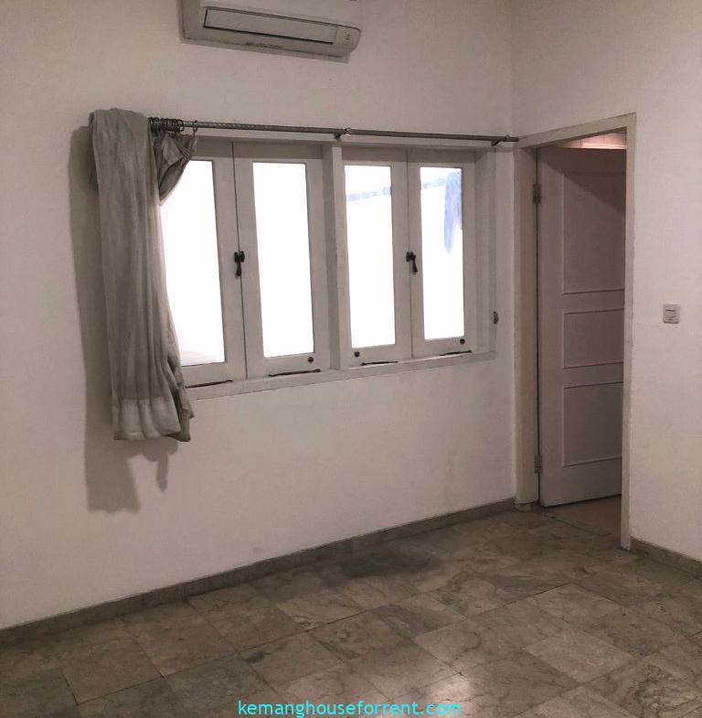 Disewakan Rumah Kantor Strategis di Kemang
