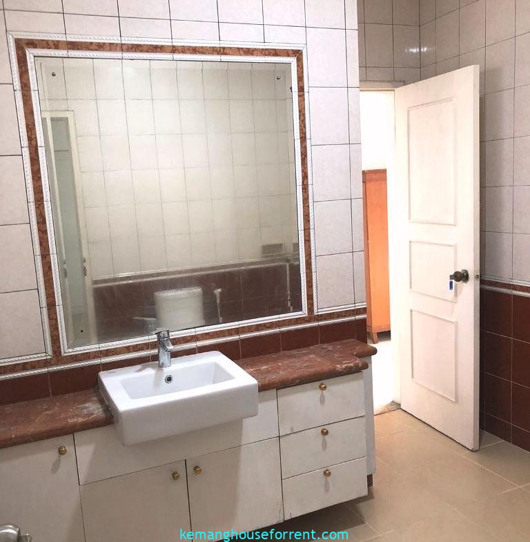 Disewakan Rumah Kantor Strategis di Kemang
