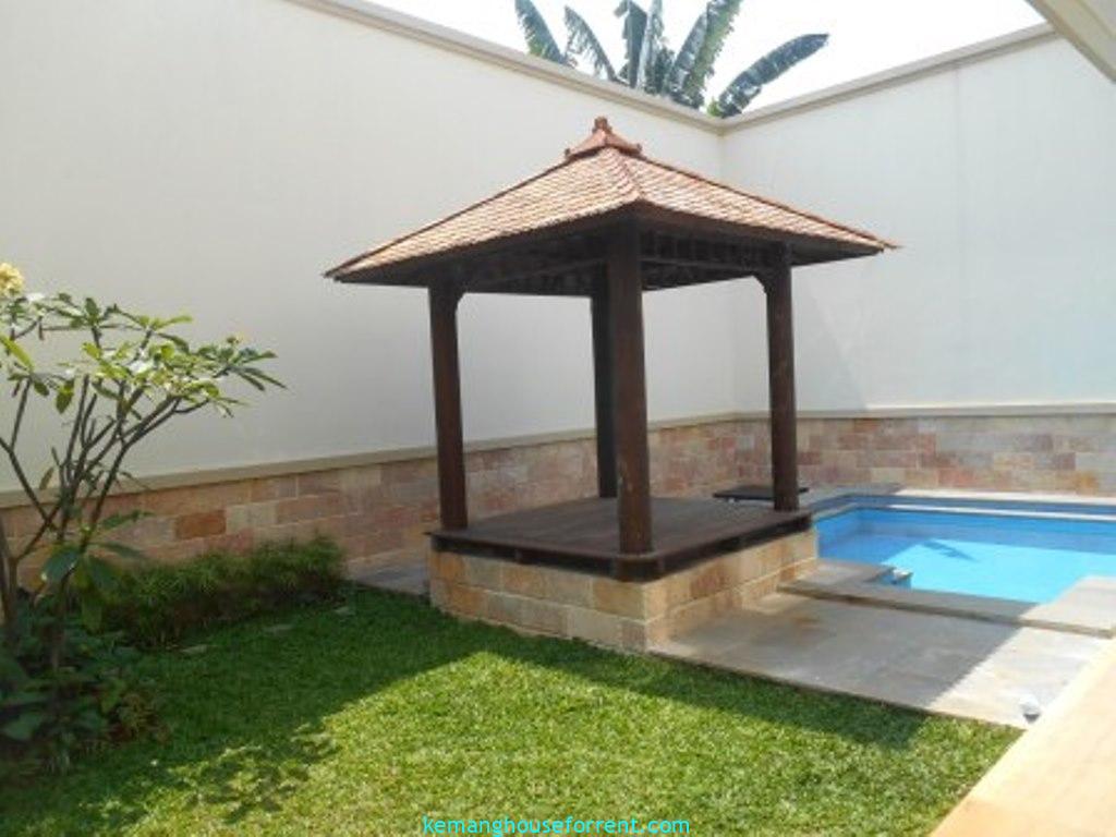 Modern 4-Bedroom Minimalist House in Pejaten Barat