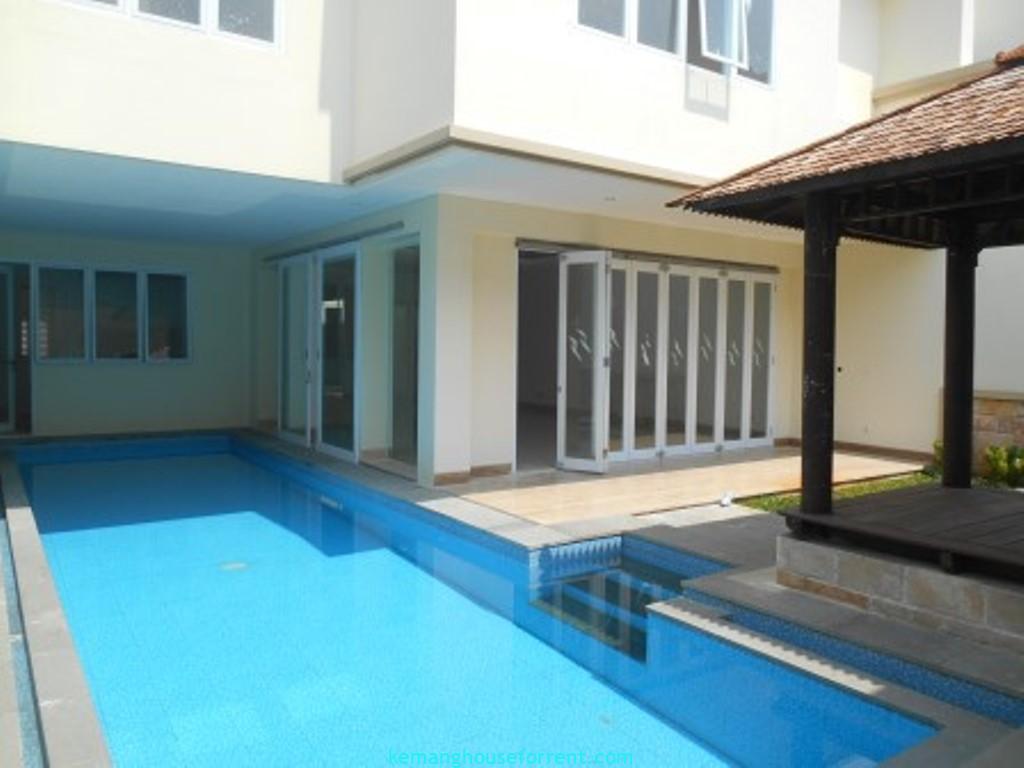 Modern 4-Bedroom Minimalist House in Pejaten Barat
