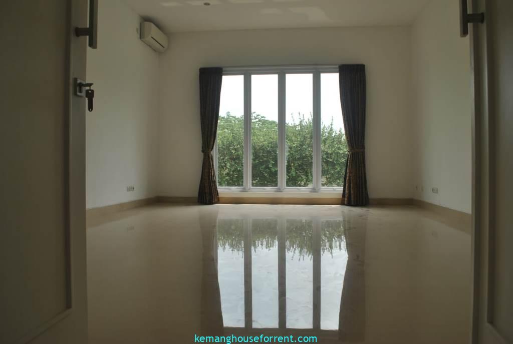 Modern 4-Bedroom Minimalist House in Pejaten Barat