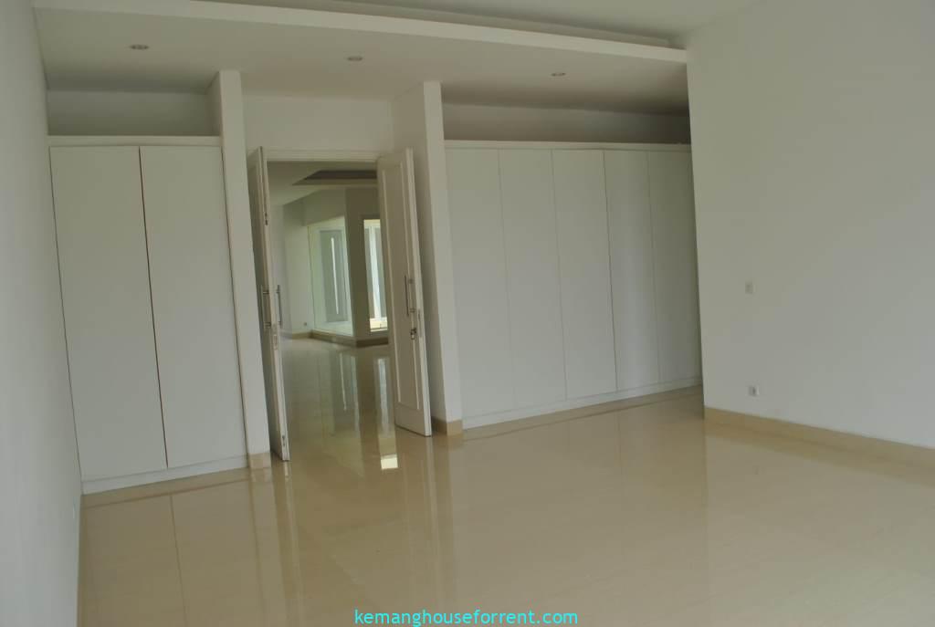 Modern 4-Bedroom Minimalist House in Pejaten Barat