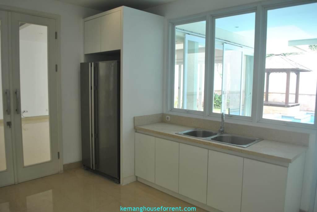 Modern 4-Bedroom Minimalist House in Pejaten Barat