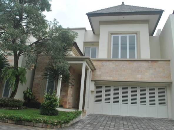 Modern 4-Bedroom Minimalist House in Pejaten Barat