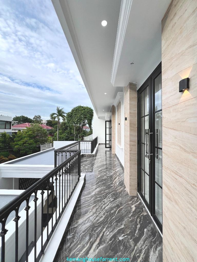 Rumah Mewah Dijual di Pondok Indah