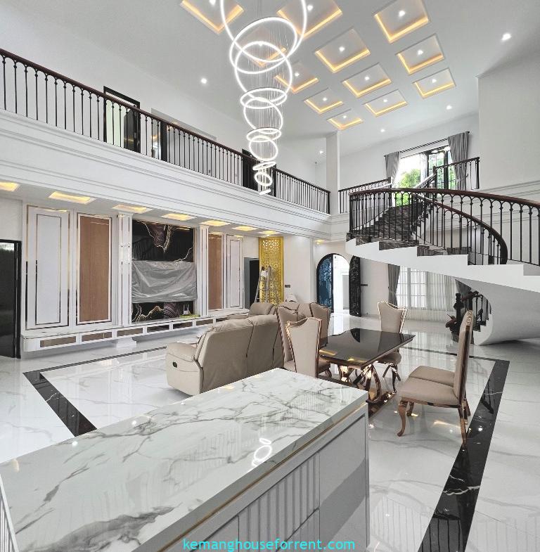Rumah Mewah Dijual di Pondok Indah
