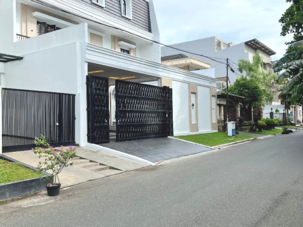 Rumah Mewah Dijual di Pondok Indah