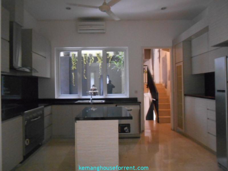 4 BR Minimalist Townhouse in Benda Kemang