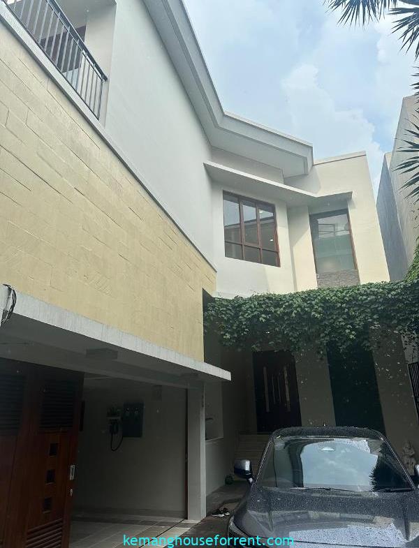 4 BR Minimalist Townhouse in Benda Kemang