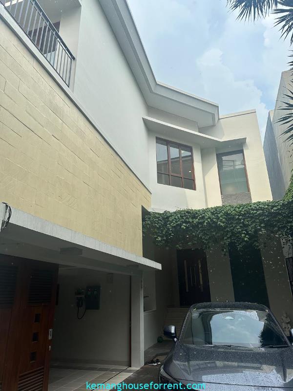4 BR Minimalist Townhouse in Benda Kemang