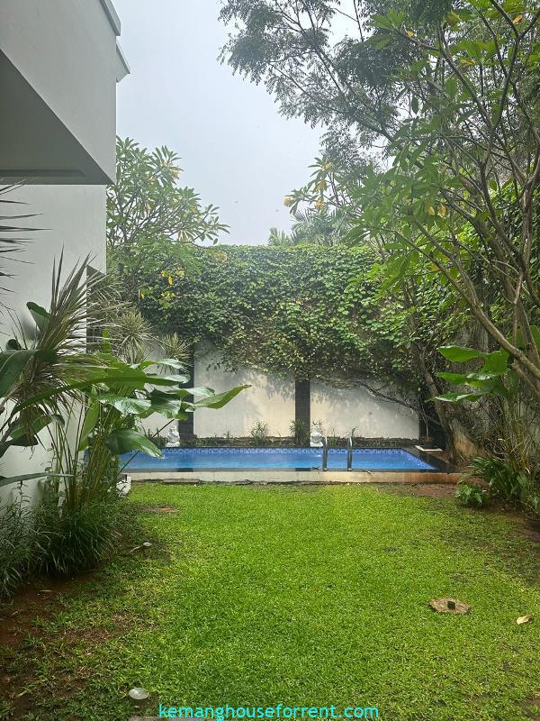 4 BR Minimalist Townhouse in Benda Kemang