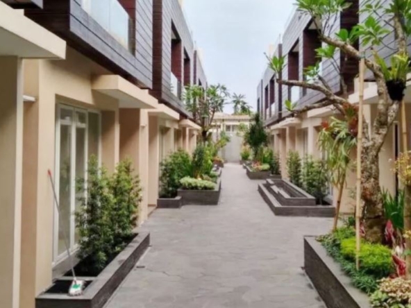 Casavilla Kemang Townhouse for rent 3-BR