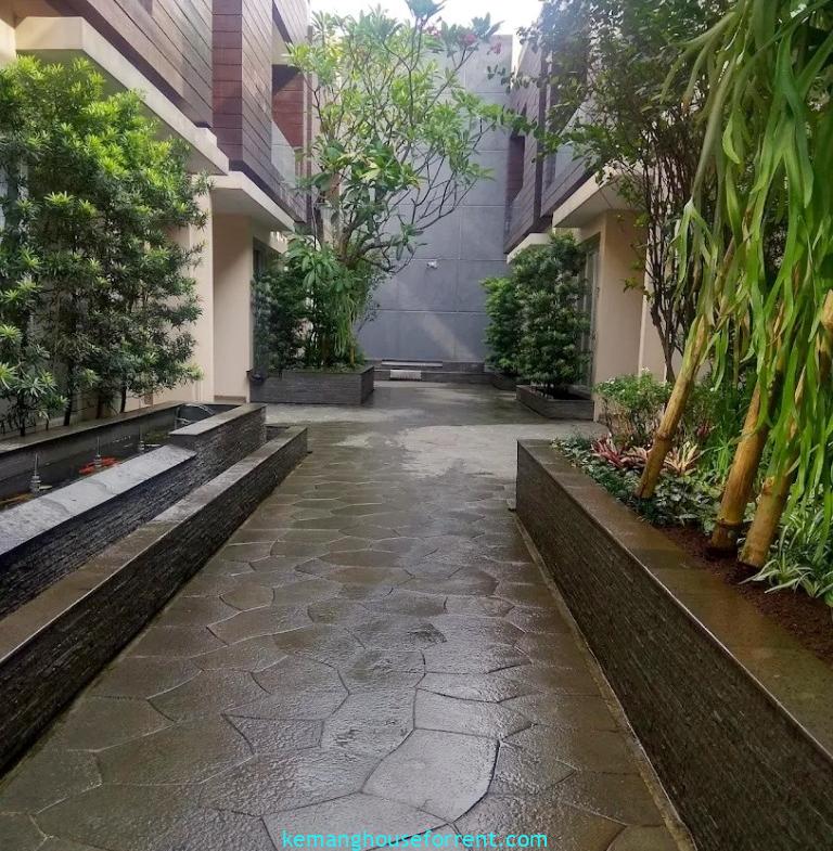 Casavilla Kemang Townhouse for rent 3-BR