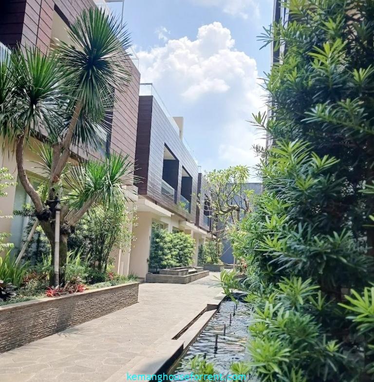 Casavilla Kemang Townhouse for rent 3-BR