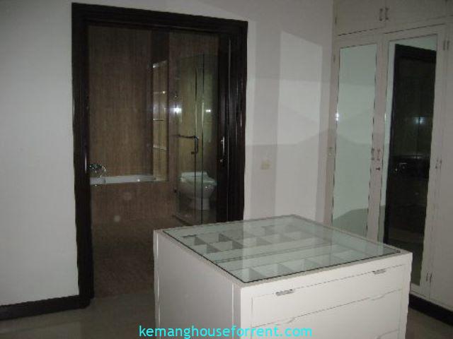 Compound House for Rent in Kemang Timur