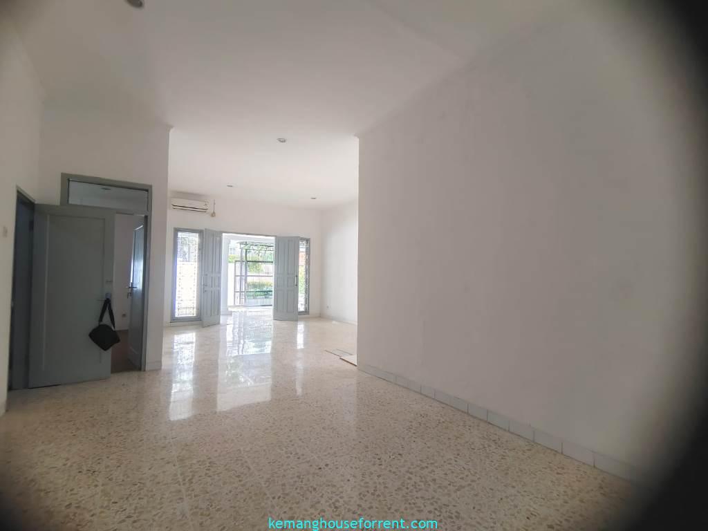Disewakan Rumah Kantor di Kebayoran Baru