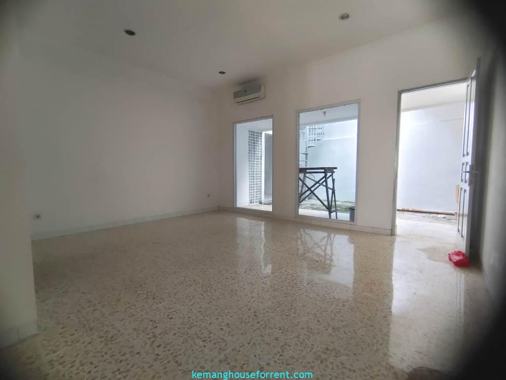Disewakan Rumah Kantor di Kebayoran Baru