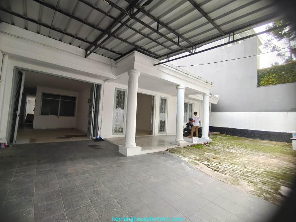 Disewakan Rumah Kantor di Kebayoran Baru