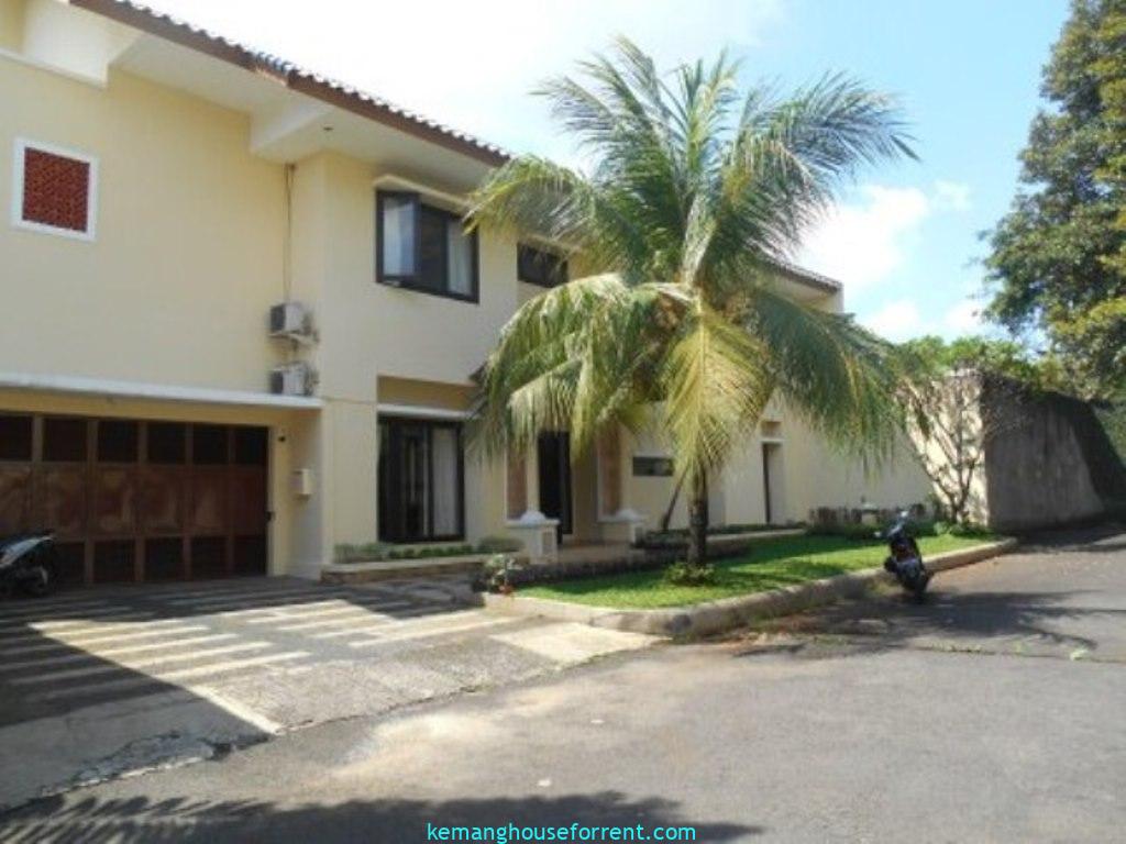 Family House for Rent in Pejaten Barat Compound