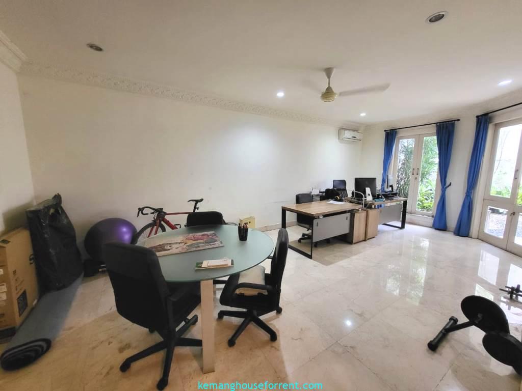 Landed house for rent in Ampera