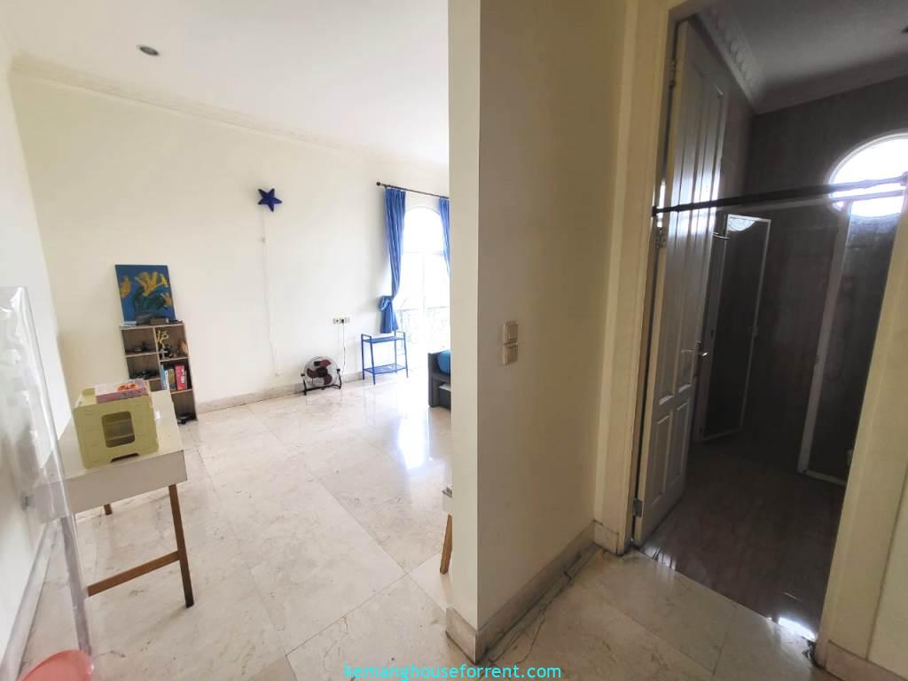Landed house for rent in Ampera