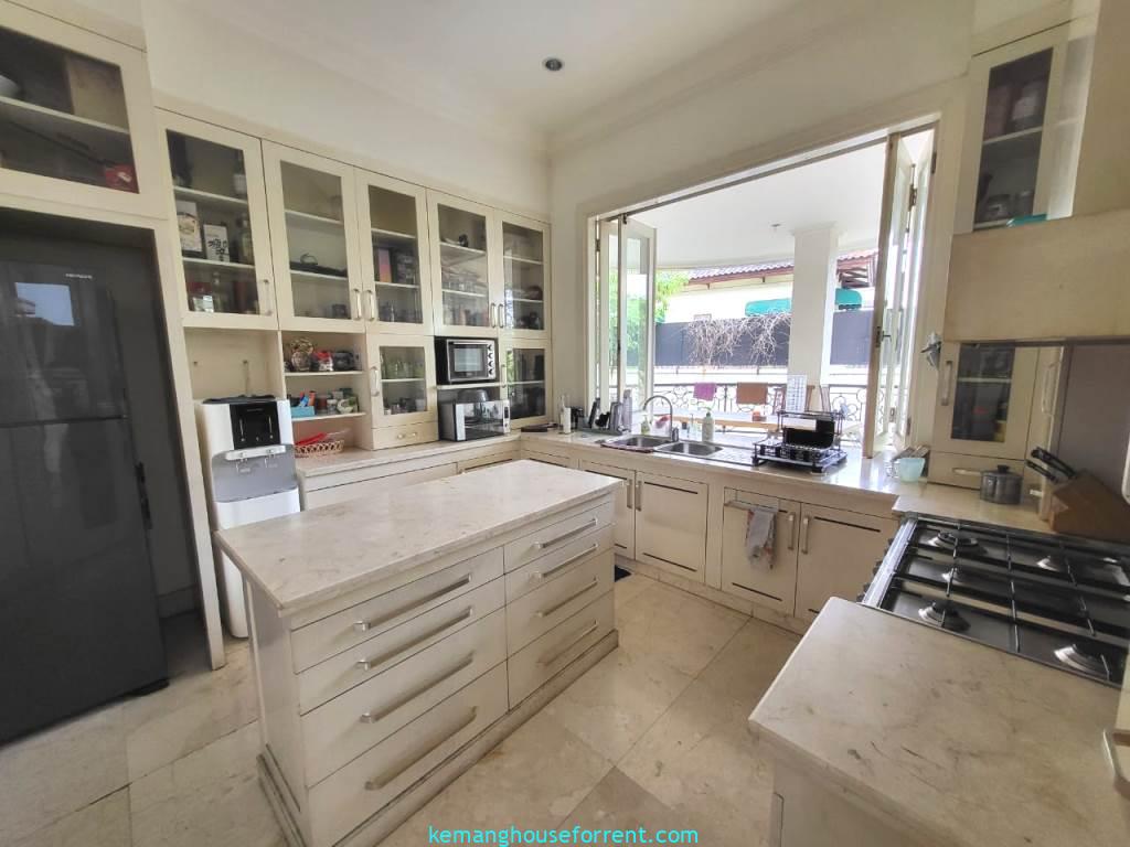Landed house for rent in Ampera