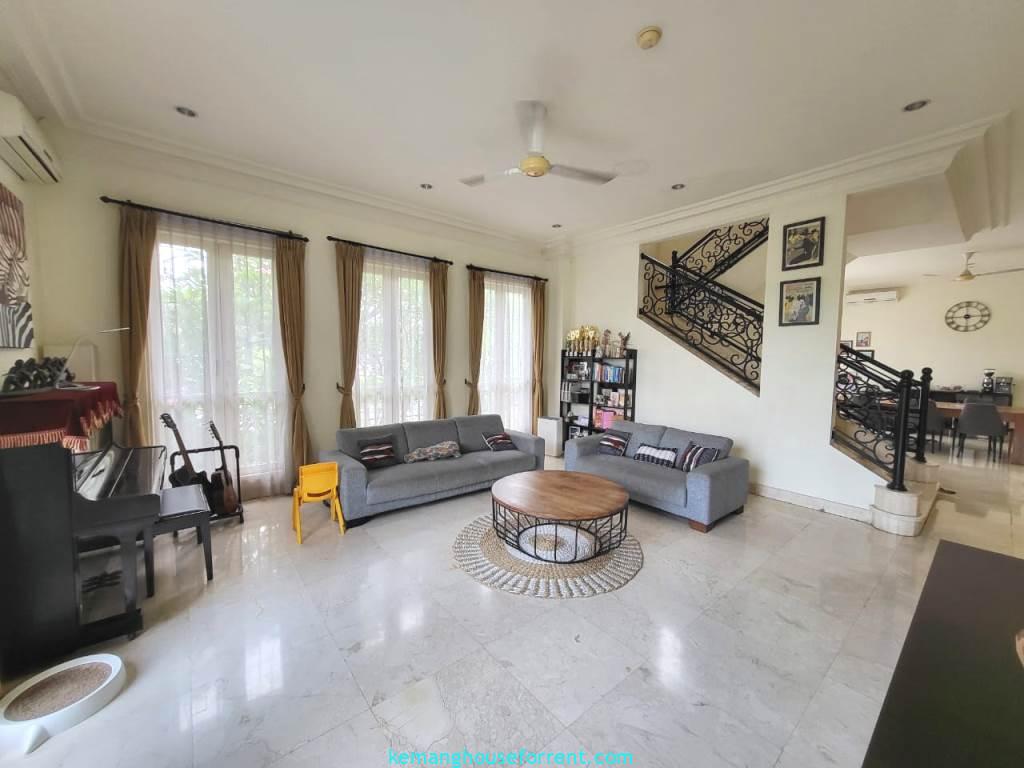 Landed house for rent in Ampera