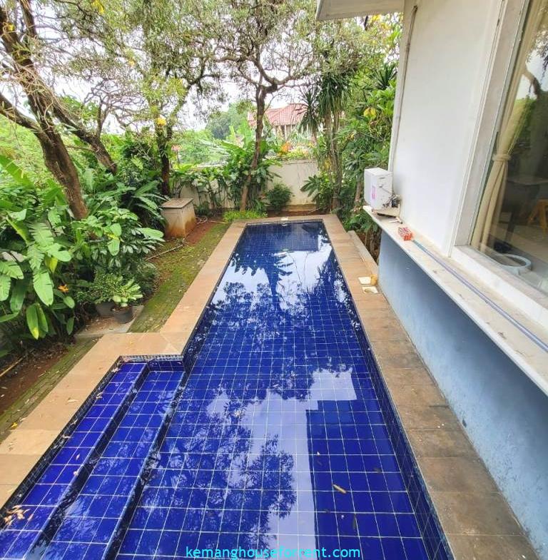 Landed house for rent in Ampera