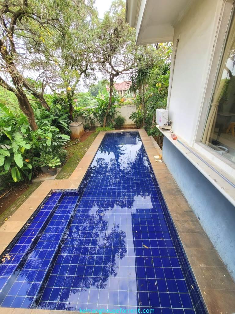 Landed house for rent in Ampera