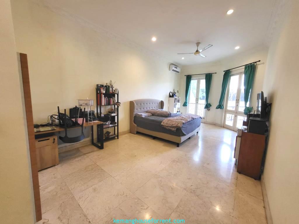 Landed house for rent in Ampera