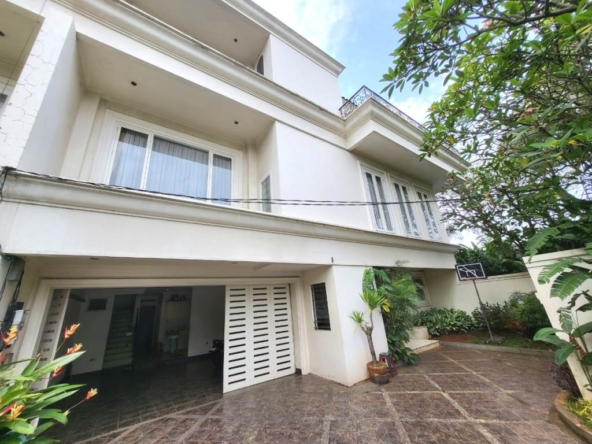 Landed house for rent in Ampera