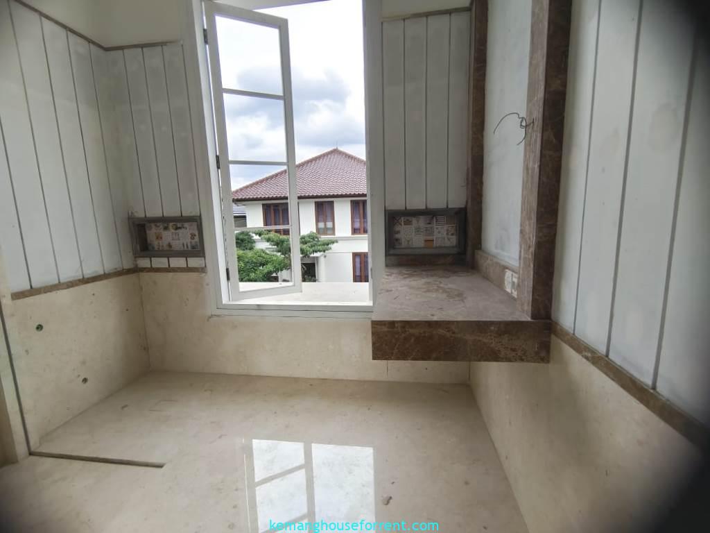 Rumah Baru Dijual di Kemang Jakarta Selatan