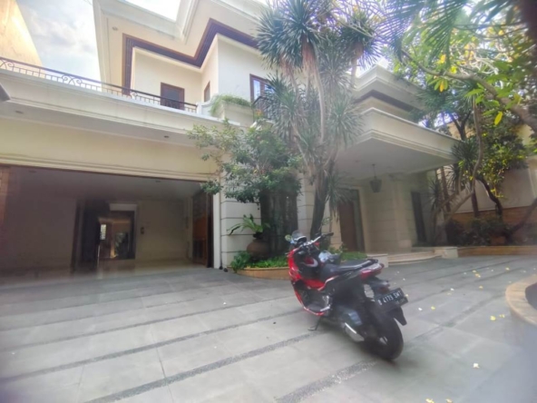 5 BR House for Rent in Kemang Dalam with Pool