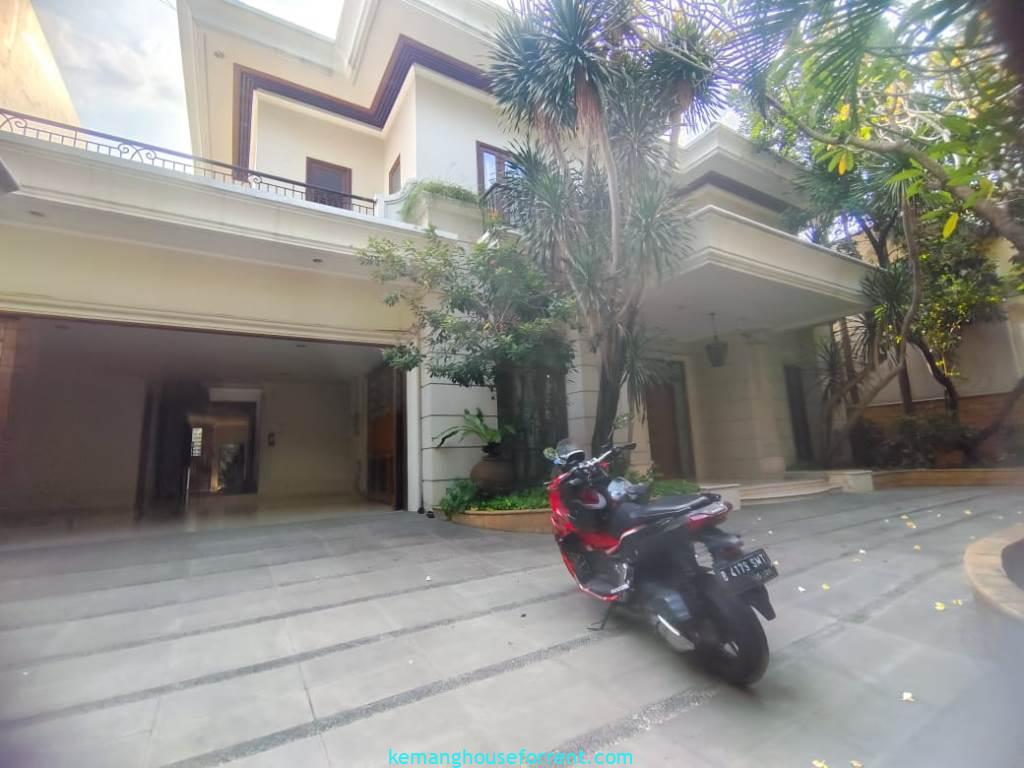 5 BR House for Rent in Kemang Dalam with Pool