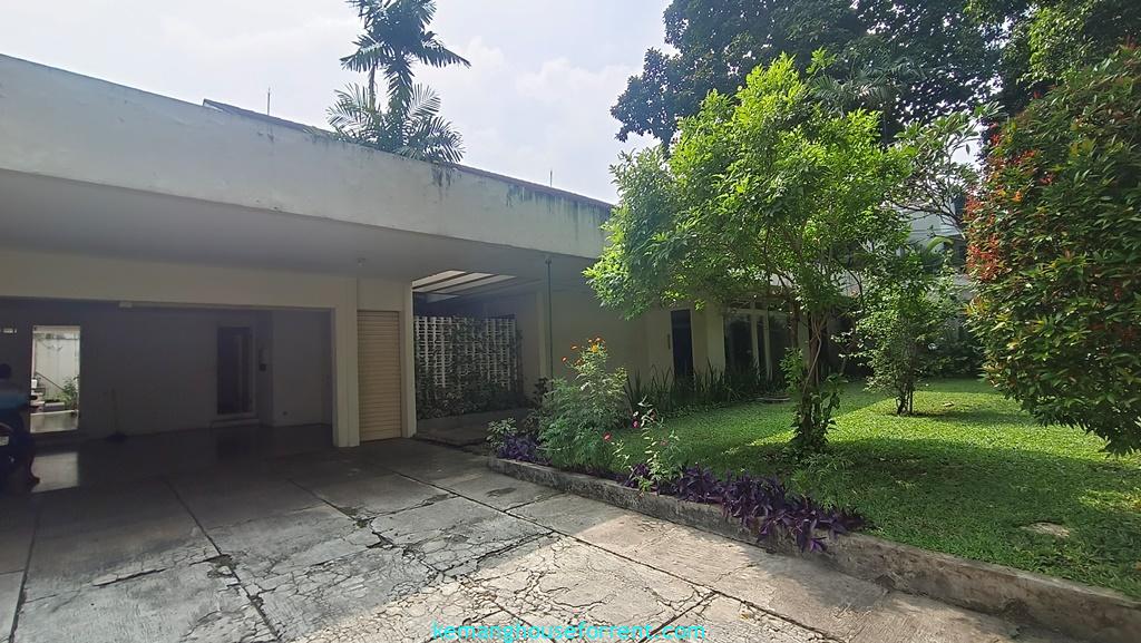 House for Rent in Kemang Dalam with Pool