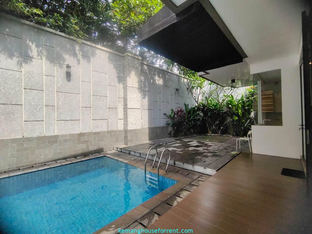 Minimalist Townhouse for Rent in Pejaten Barat