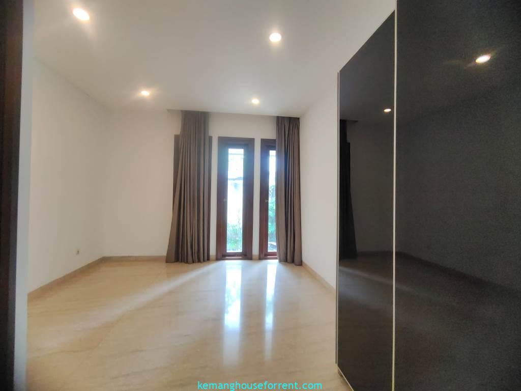 Minimalist Townhouse for Rent in Pejaten Barat