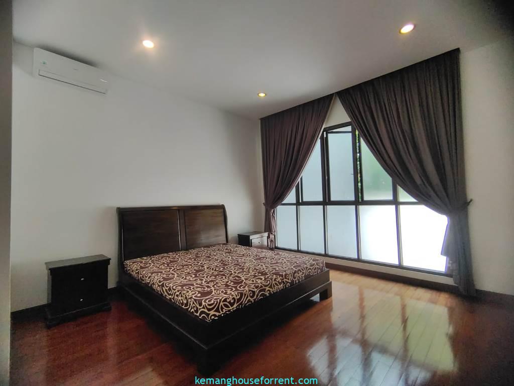 Minimalist Townhouse for Rent in Pejaten Barat