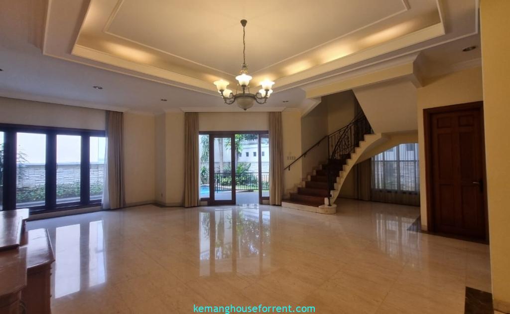 4-BR house with private pool for rent in Pondok Indah